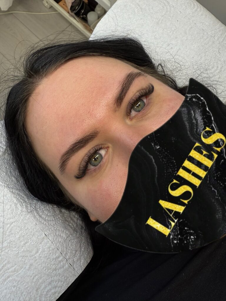 Instagram post from sarakka_beauty. This post is in position 10.