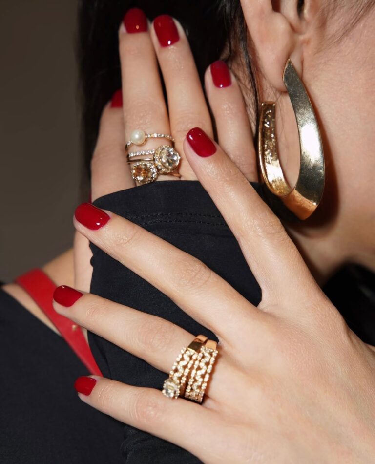 Instagram post from sarakka_beauty. This post is in position 8.