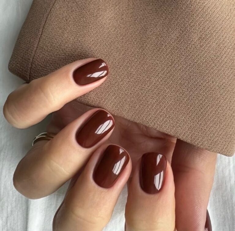 Instagram post from sarakka_beauty. This post is in position 4.