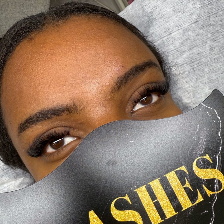 Instagram post from sarakka_beauty. This post is in position 6.